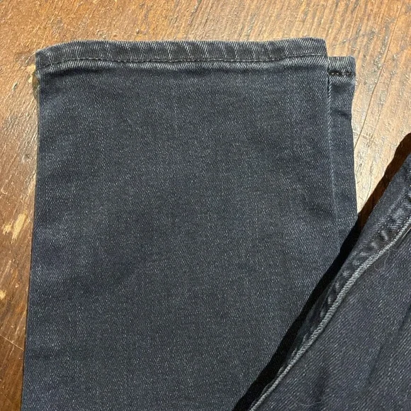 Levi’s Shaping Skinny Jeans — size 31 - Picture 3 of 8
